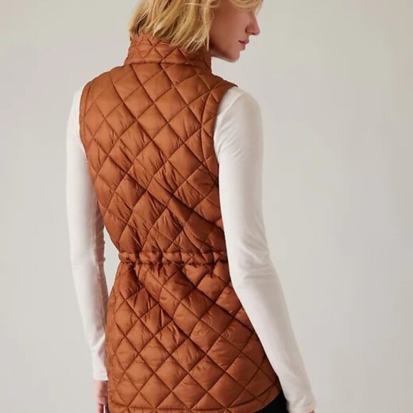 Athleta Whisper Featherless Puffer Vest - Picture 2 of 12